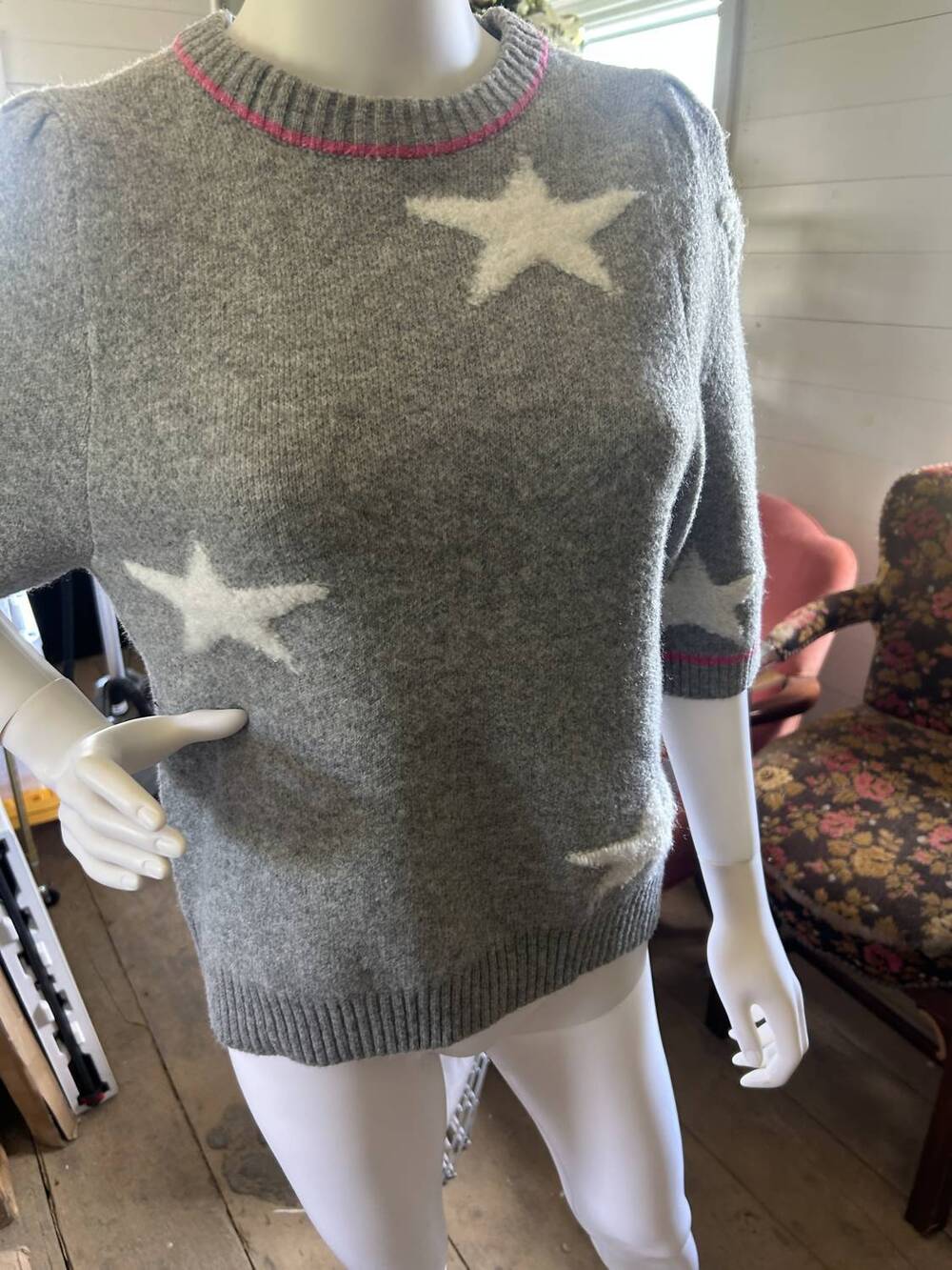 NEW THML women's star knit top in grey